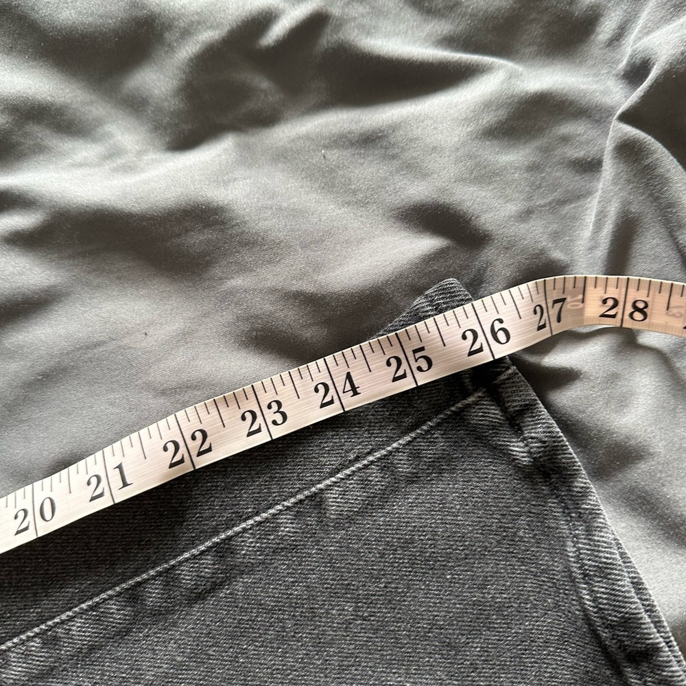 Madewell Washed Black Mid-Rise Kick Out Jeans size 26 EUC - Picture 6 of 6
